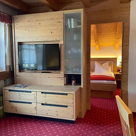 アパートホテル Mayer 4*